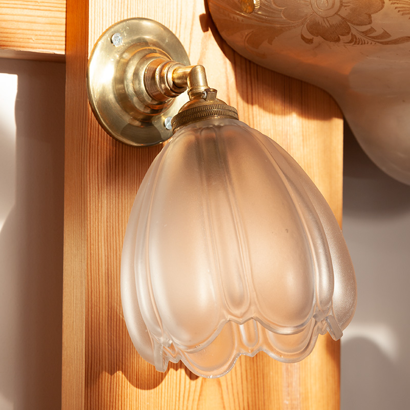 Art Deco Bijou Wall Light in Brass with Frosted and Moulded Glass Shade